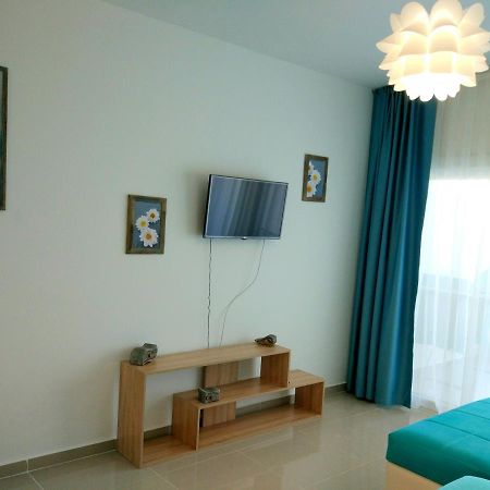 Blue Apartment In 5* Ceasar Resort Trikomo Dış mekan fotoğraf