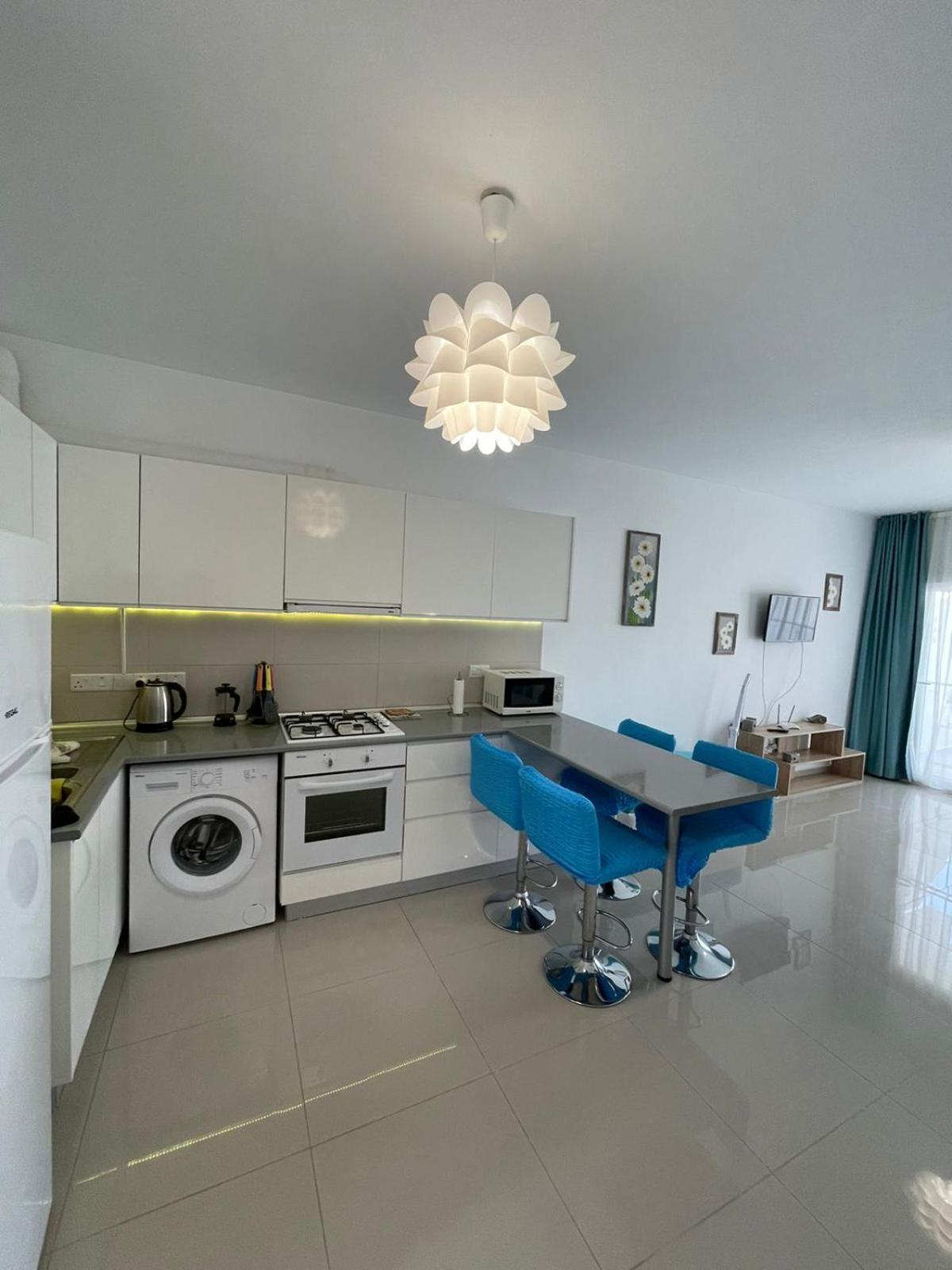 Blue Apartment In 5* Ceasar Resort Trikomo Dış mekan fotoğraf