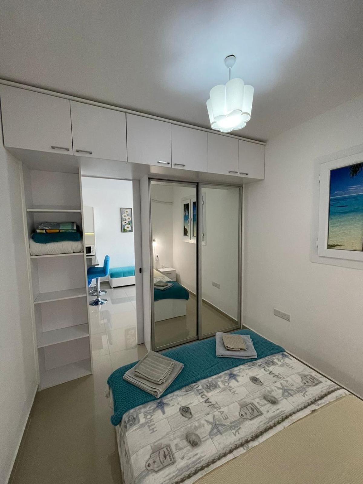 Blue Apartment In 5* Ceasar Resort Trikomo Dış mekan fotoğraf