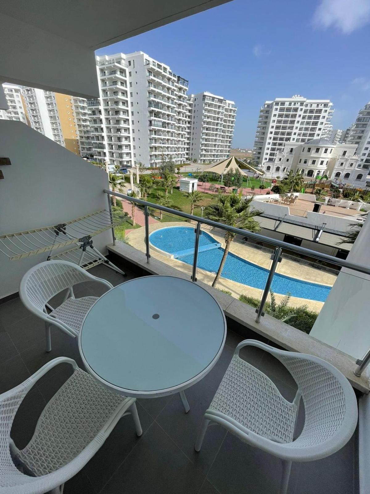Blue Apartment In 5* Ceasar Resort Trikomo Dış mekan fotoğraf