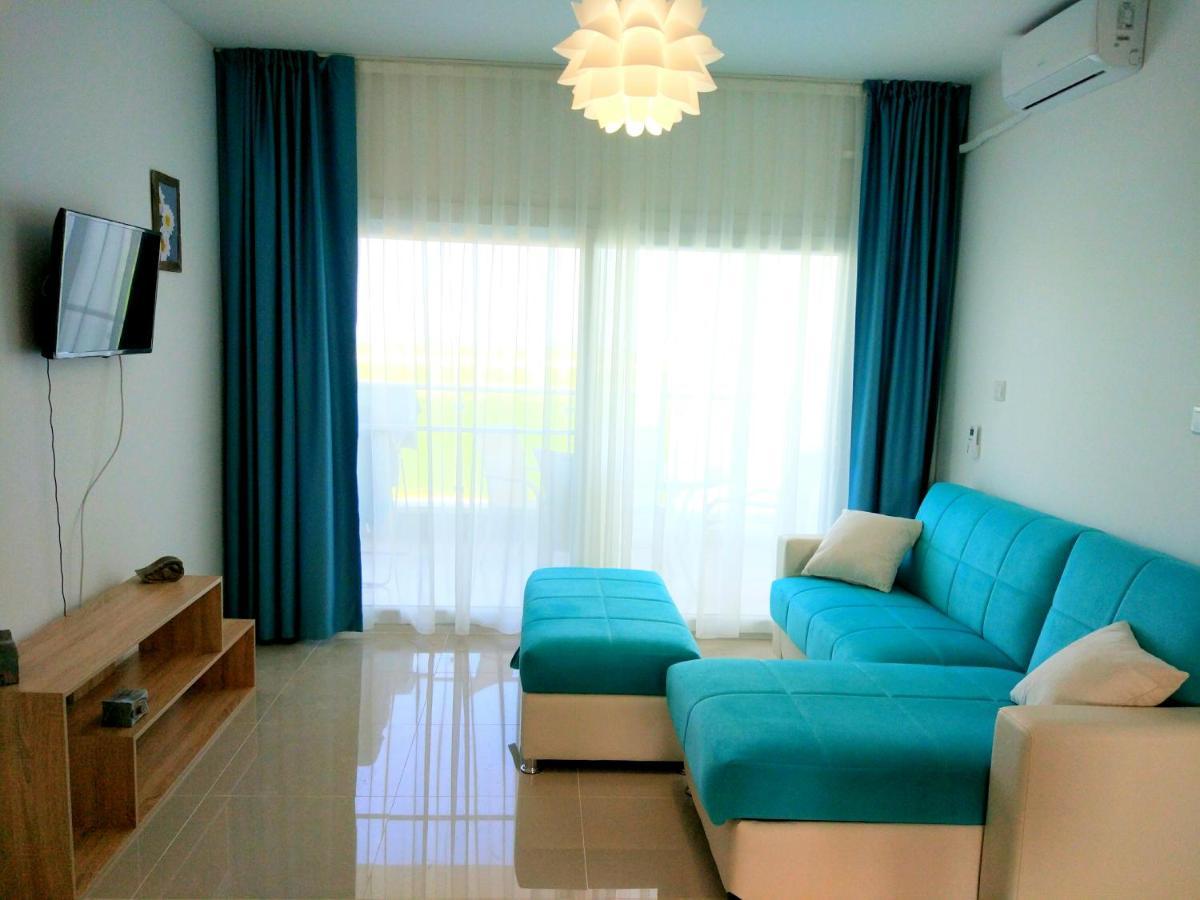 Blue Apartment In 5* Ceasar Resort Trikomo Dış mekan fotoğraf