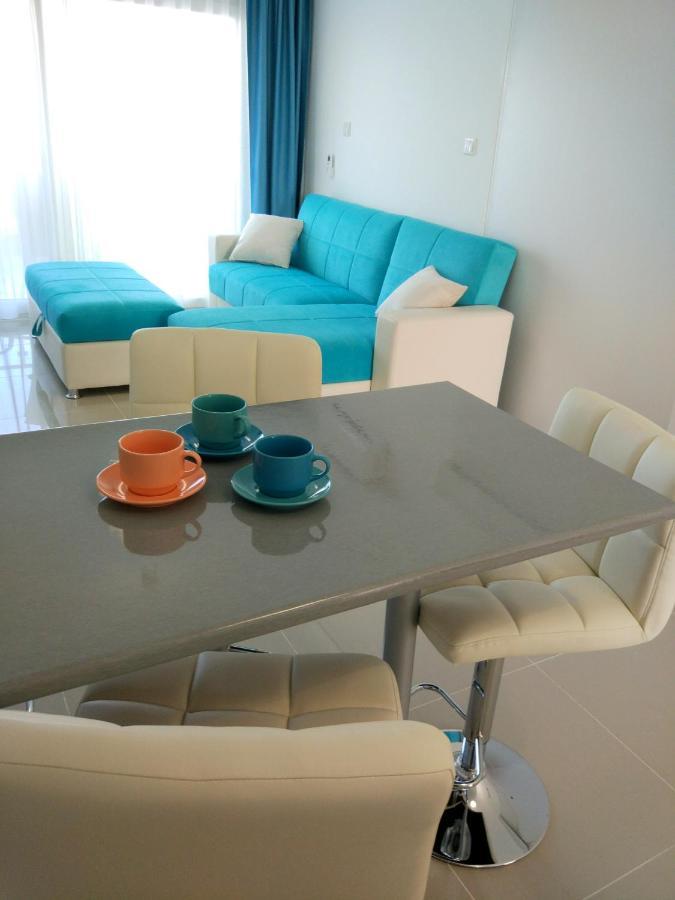 Blue Apartment In 5* Ceasar Resort Trikomo Dış mekan fotoğraf
