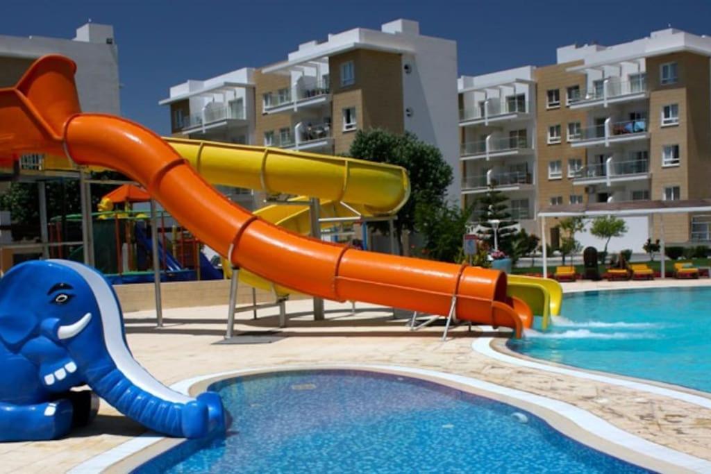 Blue Apartment In 5* Ceasar Resort Trikomo Dış mekan fotoğraf
