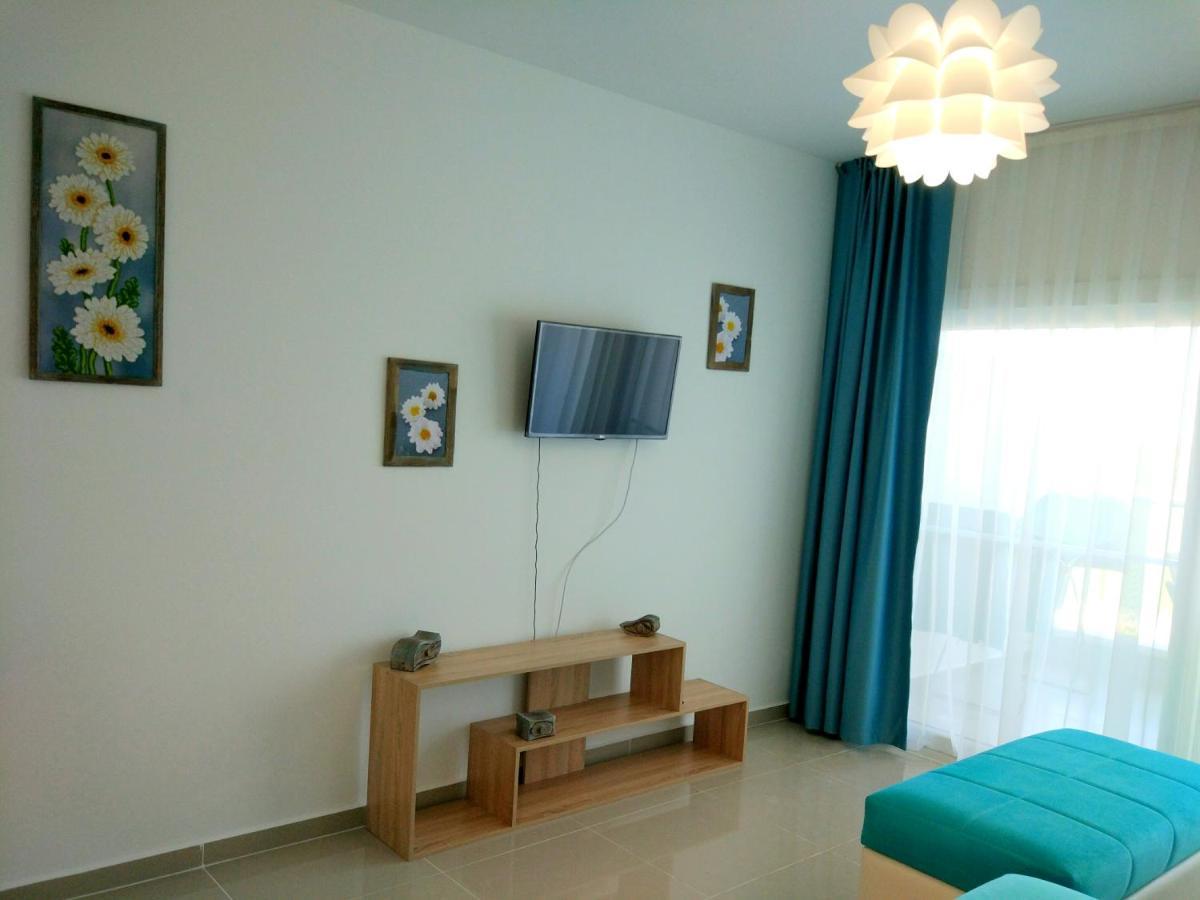 Blue Apartment In 5* Ceasar Resort Trikomo Dış mekan fotoğraf