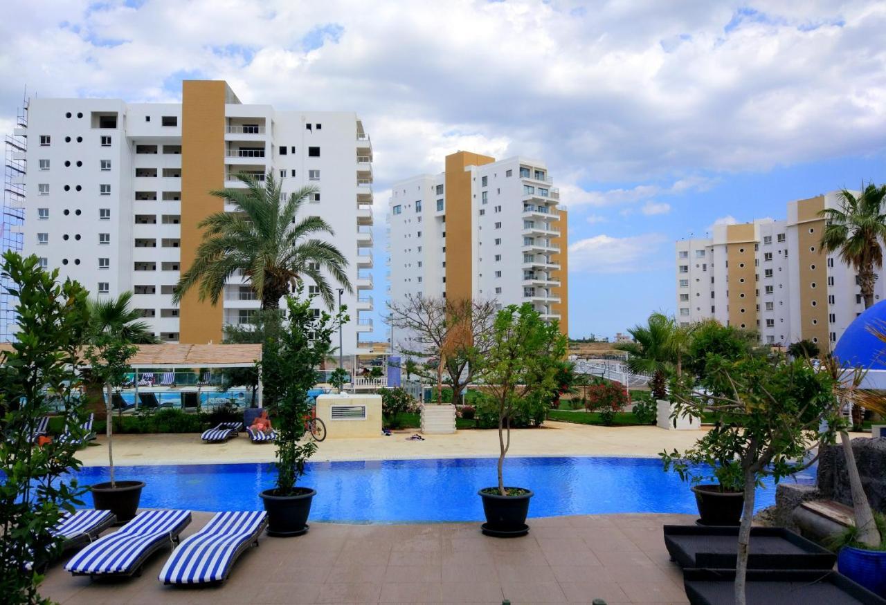 Blue Apartment In 5* Ceasar Resort Trikomo Dış mekan fotoğraf